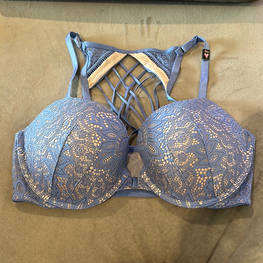 Victoria Secret very sexy push-up 36D NWT